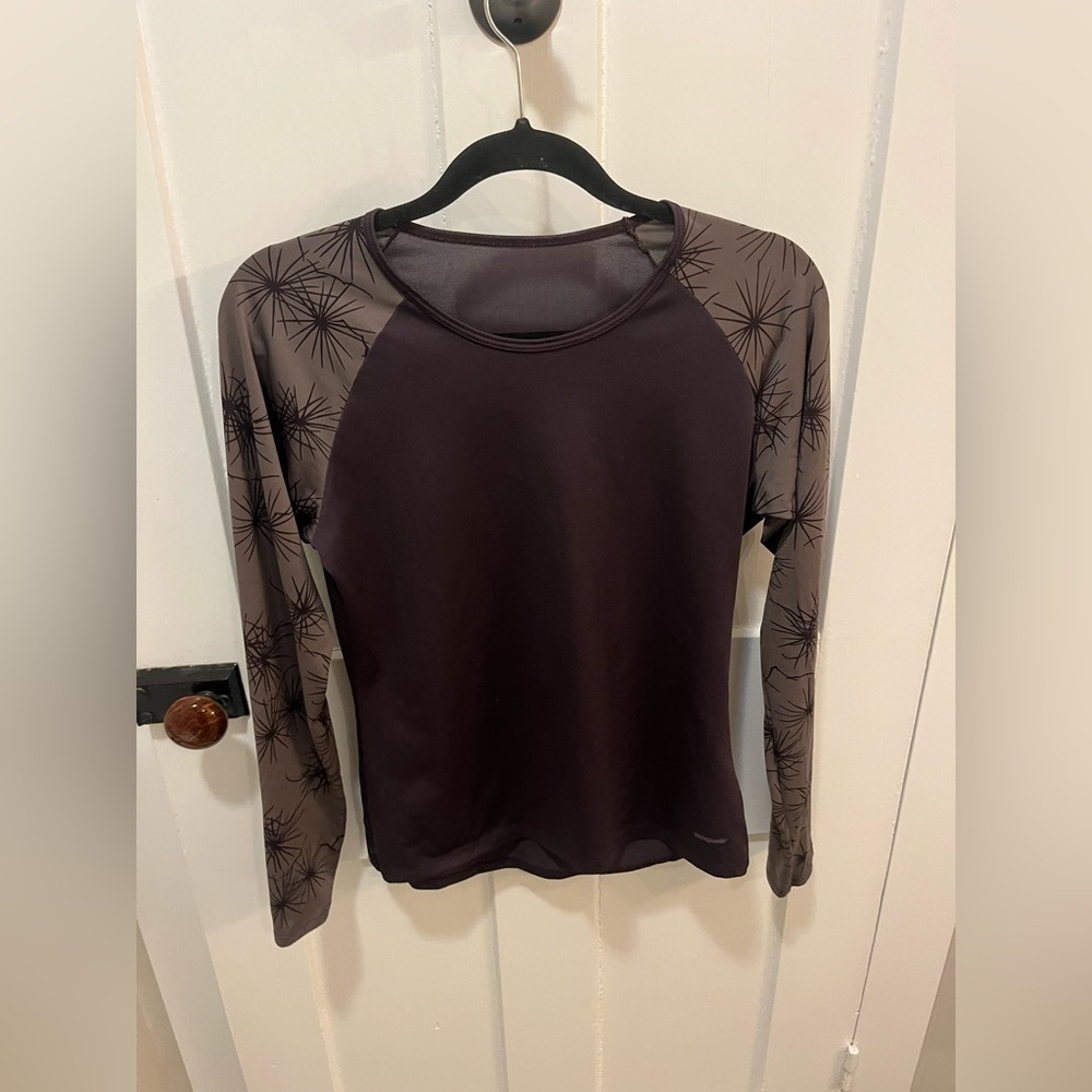 Patagonia light weight Base-layer Top Size Medium